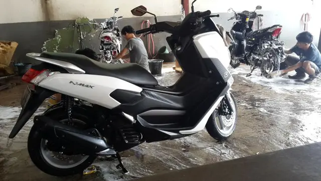 Ini Bahayanya Alat Steam Saat Cuci Motor