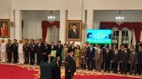 Presiden Jokowi melantik Rektor UIN Sunan Kalijaga Yudian Wahyudi sebagai Kepala BPIP di Istana, Jakarta, Rabu (5/2/2020). (Liputan6.com/Lizsa Egeham)