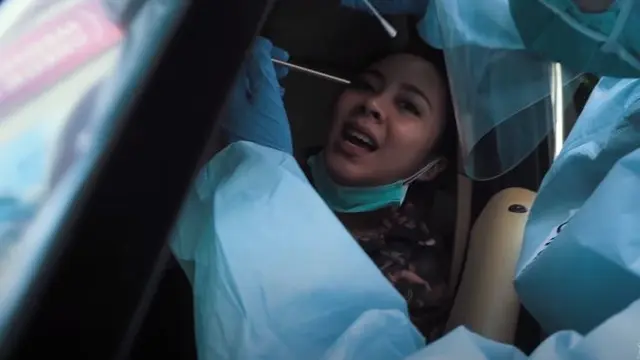 6 Momen Persiapan Lahiran Nabila Faisal, Ikut Swab Test Drive Thru