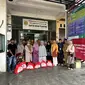 PT Asuransi Sinar Mas (ASM) dan Asuransi Sinar Mas Unit usaha Syariah membagi Paket sembako dan Wakaf Al-Qur'an di Banda Aceh dalam rangkaian program "Berbagi Berkah Ramadan". (Dok Sinar Mas)