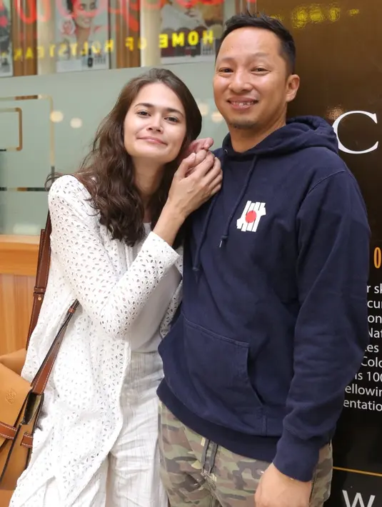 Ringgo Agus Rahman dan Sabai Morscheck