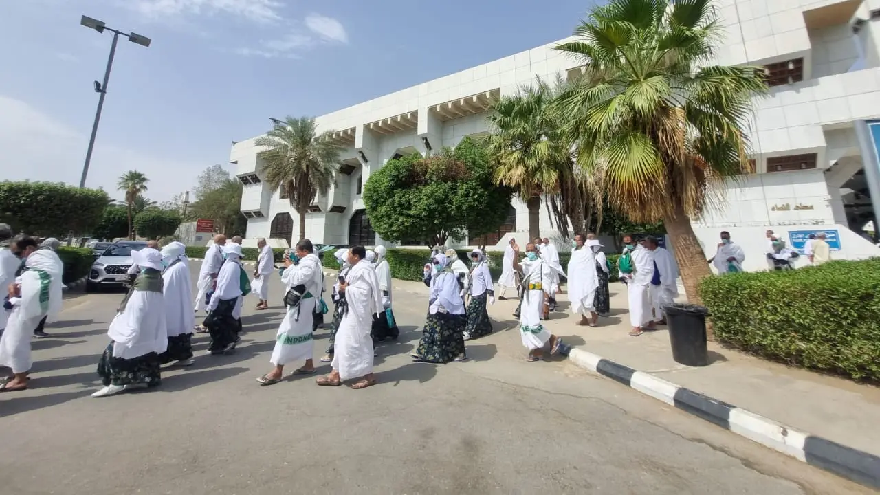 Jemaah yang hendak melakukan umrah sunah bisa mengambil miqat di Masjid Aisyah di Tan'im. Jarak antara masjid di Tan'im dengan Masjidil Haram sekitar 7 kilometer.