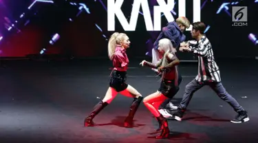 Grup K-Pop asal Korea Selatan, KARD saat tampil menutup gelaran ON/OFF Festival hari pertama di Istora Gelora Bung Karno, Jakarta, Sabtu (7/9/2019). Gelaran ON/OFF Festival akan berlangsung hingga Minggu (8/9). (Liputan6.com/Helmi Fithriansyah)