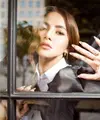 Olla Ramlan mencuri perhatian dengan penampilan barunya di pemotretan terbaru. is. [@mozawahyu].