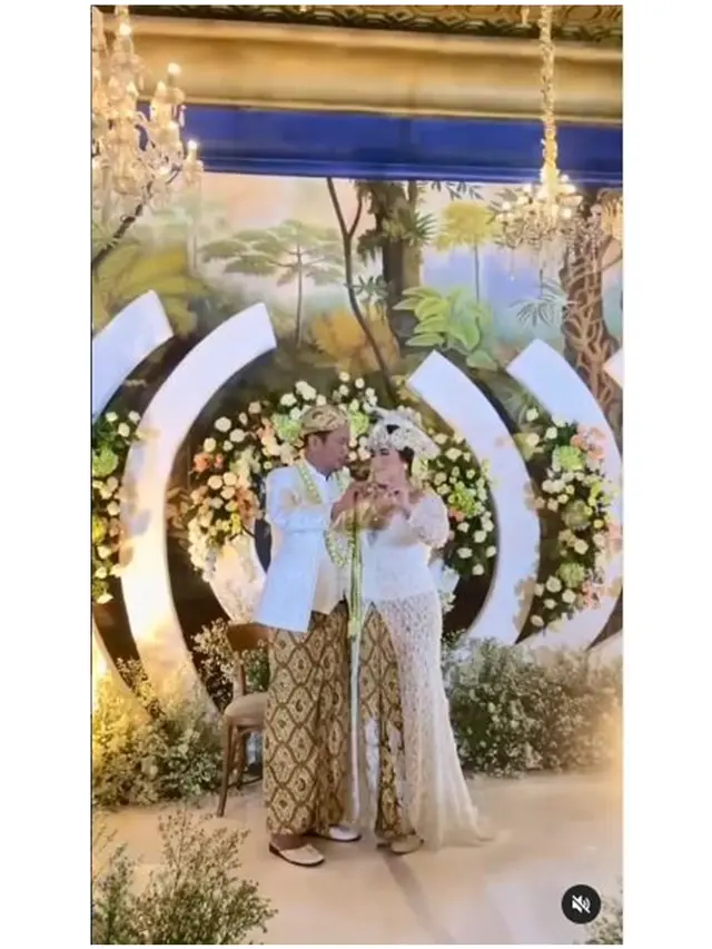 6 Potret Pernikahan Insank Nasruddin Mantan Suami Kalina Ocktaranny, Digelar Mewah