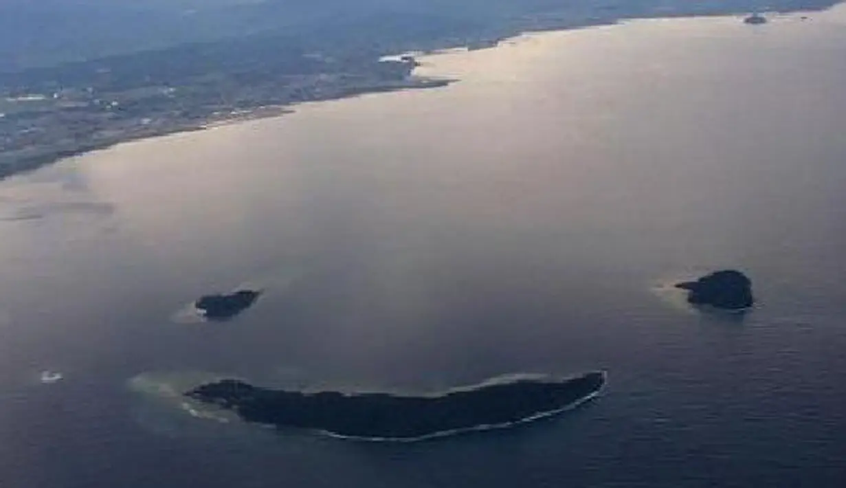Kepulauan Manukan, Mamutik dan Sulug di Malaysia yang berkelompok membentuk smiley . (weather)