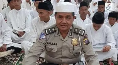 Ipda Auzar, ditabrak mobil Toyota Avanza BM 1192 RQ yang digunakan terduga teroris untuk menyerang Mapolda Riau.