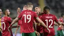 Pemain Bulgaria Atanas Iliev (tengah) melakukan selebrasi usai mencetak gol ke gawang Italia pada pertandingan sepak bola Grup C kualifikasi Piala Dunia 2022 di Stadion Artemio Franchi, Florence, Italia, Kamis (2/9/2021). Pertandingan berakhir dengan skor 1-1. (AP Photo/Luca Bruno)