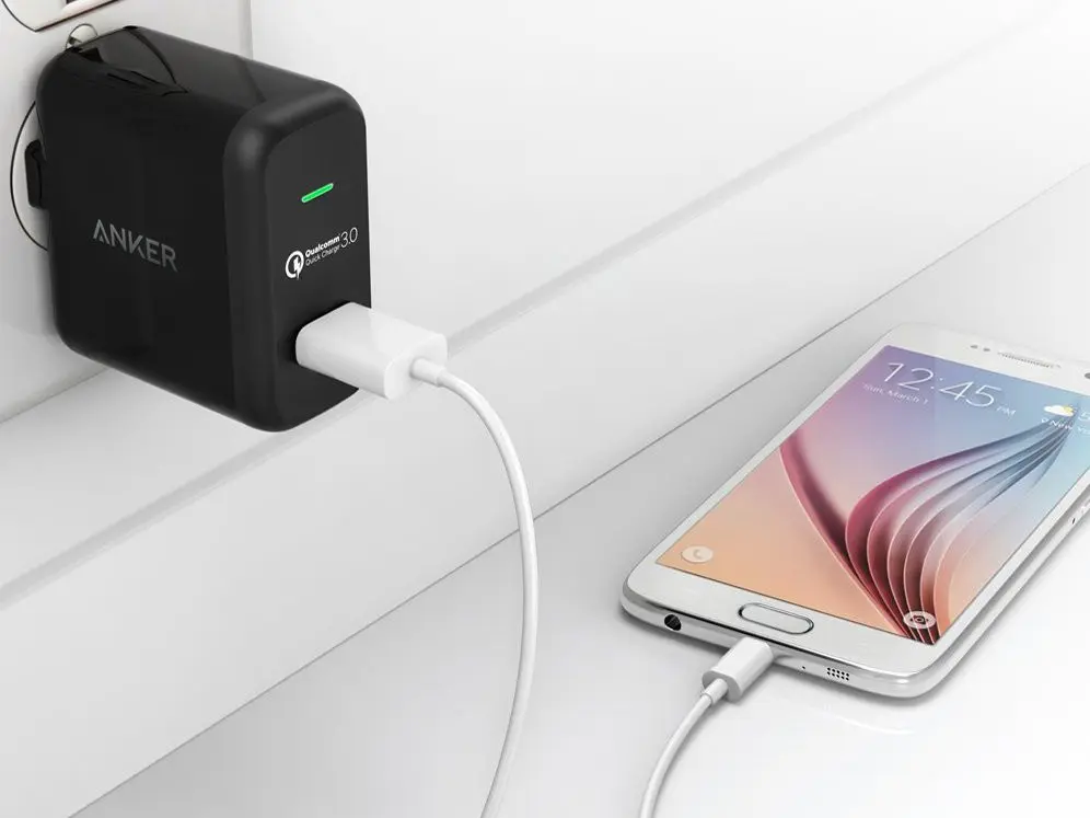 Adapter Charger Android. (Doc: Business Insider)