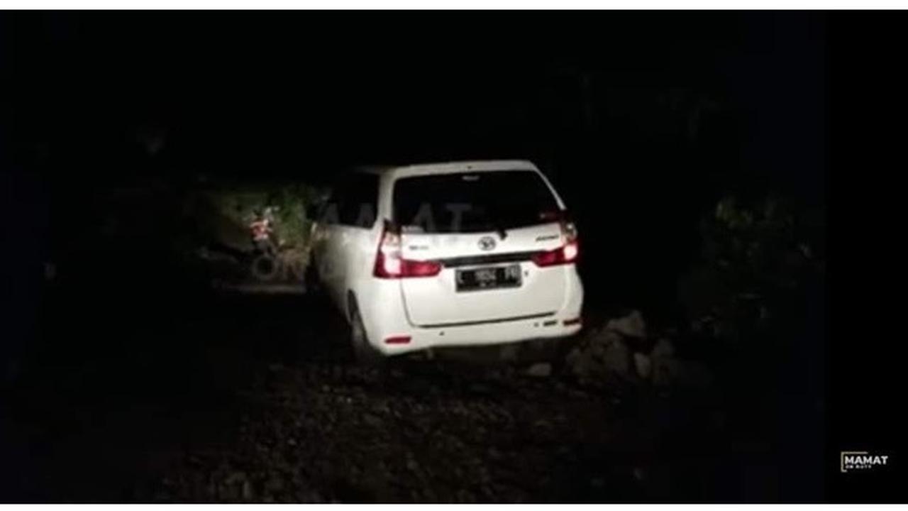 Viral Mobil Nyasar ke Dalam Hutan, Cerita Pengemudi Bikin Merinding