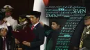 Sebuah kebetulan yang aneh. Rumah dinas Jokowi di Jl. Suropati No 7 Jakarta Pusat. Jokowi gubernur ke 16 (1+6=7). Tanggal pencapresan 14 (14:2=7). Usia Jokowi 52 th (5+2=7). Jokowi lahir tahun 61 (6+1=7) dan Jokowi jadi Presiden ke 7 (Liputan6.com)
