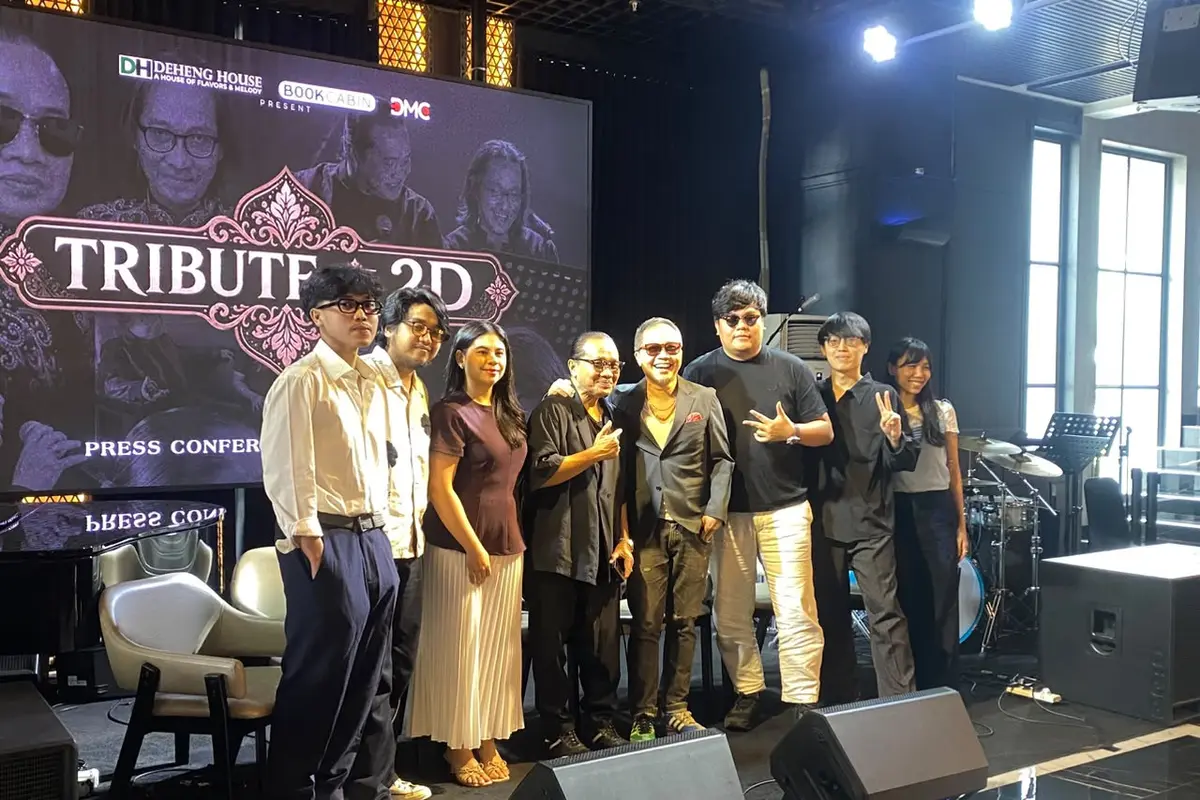 Deka, Delta, Amalia Ananda Abadi, Deddy Dhukun, Sandhy Sandoro, Hezky Joe, Erikson Jayanto, dan Pipin (Manajer Andien) dalam konferensi pers Tribute to 2D di Jakarta, Senin (20/7/2026). (Liputan6.com/Nola Vemiliana)