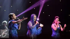 3 Diva gelar konser bertajuk "Live Exclusive Concert-3 Diva" di Balai Sarbini, Jakarta, Sabtu (17/9). Konser ini merupakan rangkaian dari konser di 3 kota yakni Yogyakarta, Jakarta berakhir di Surabaya. (Liputan6.com/Yoppy Renato)