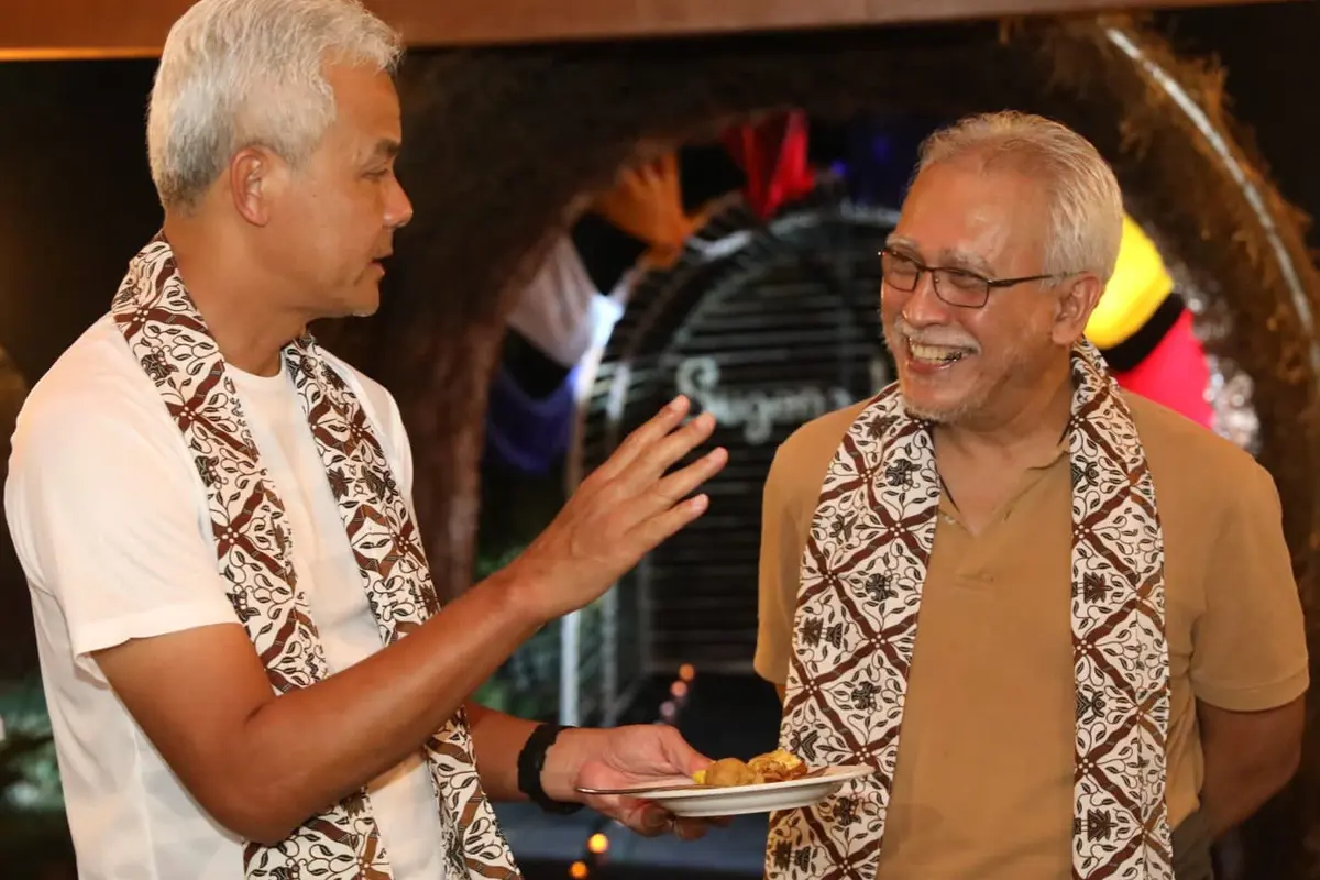 Iwan Fals dan Ganjar Pranowo. (Foto: Dok. Twitter @ganjarpranowo)