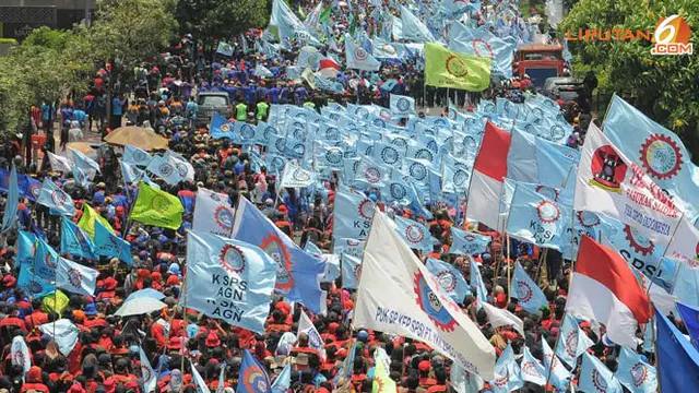 demo-buruh-131021c.jpg