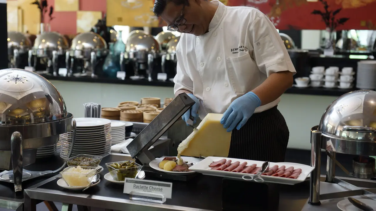 Brunch-Chef-Raclette Cheese