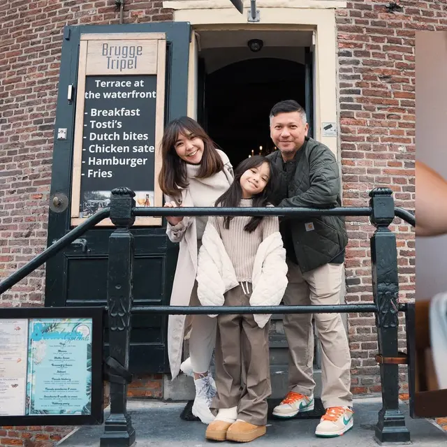 8 Gaya Liburan Gisella Anastasia dan Gading Marten Bersama Gempi yang Bakal Liburan Natal ke Korea Selatan