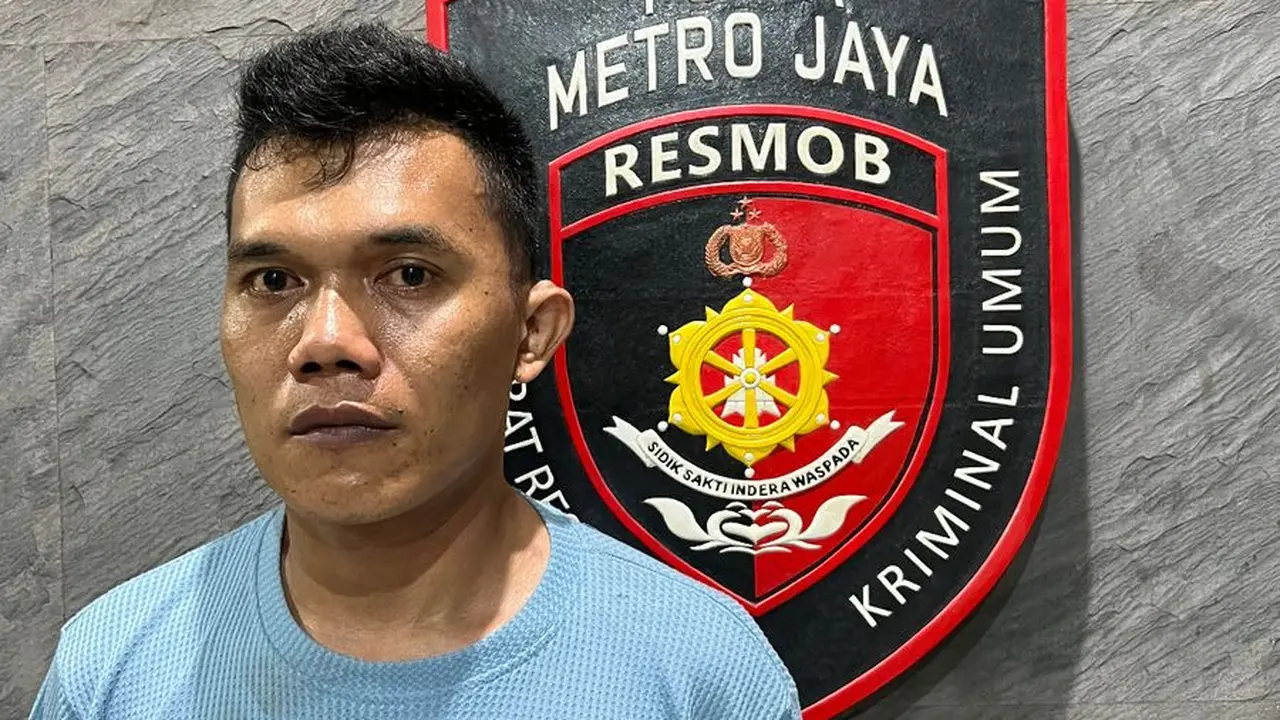 Julisa (33), pelaku pencurian sepede motor bermodus pura-pura menjadi pembeli.