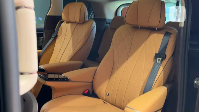 <p>Interior Denza D9. (Liputan6.com/Raden Trimutia Hatta)</p>
