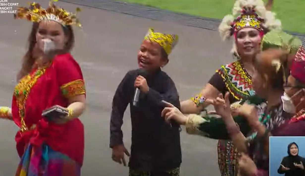 Tidak hanya sekadar menghibur Presiden Jokowi, kehadiran Farel di peringatan HUT ke-77 RI di Istana Merdeka turut disambut antusiasme para tamu yang hadir. (Tangkapan layar YouTube Sekretariat Presiden)