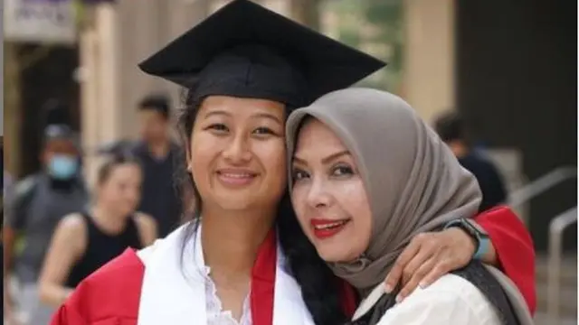 Putri Sandiaga Uno, Amyra Atheefa Uno bersama Nur Asia Uno