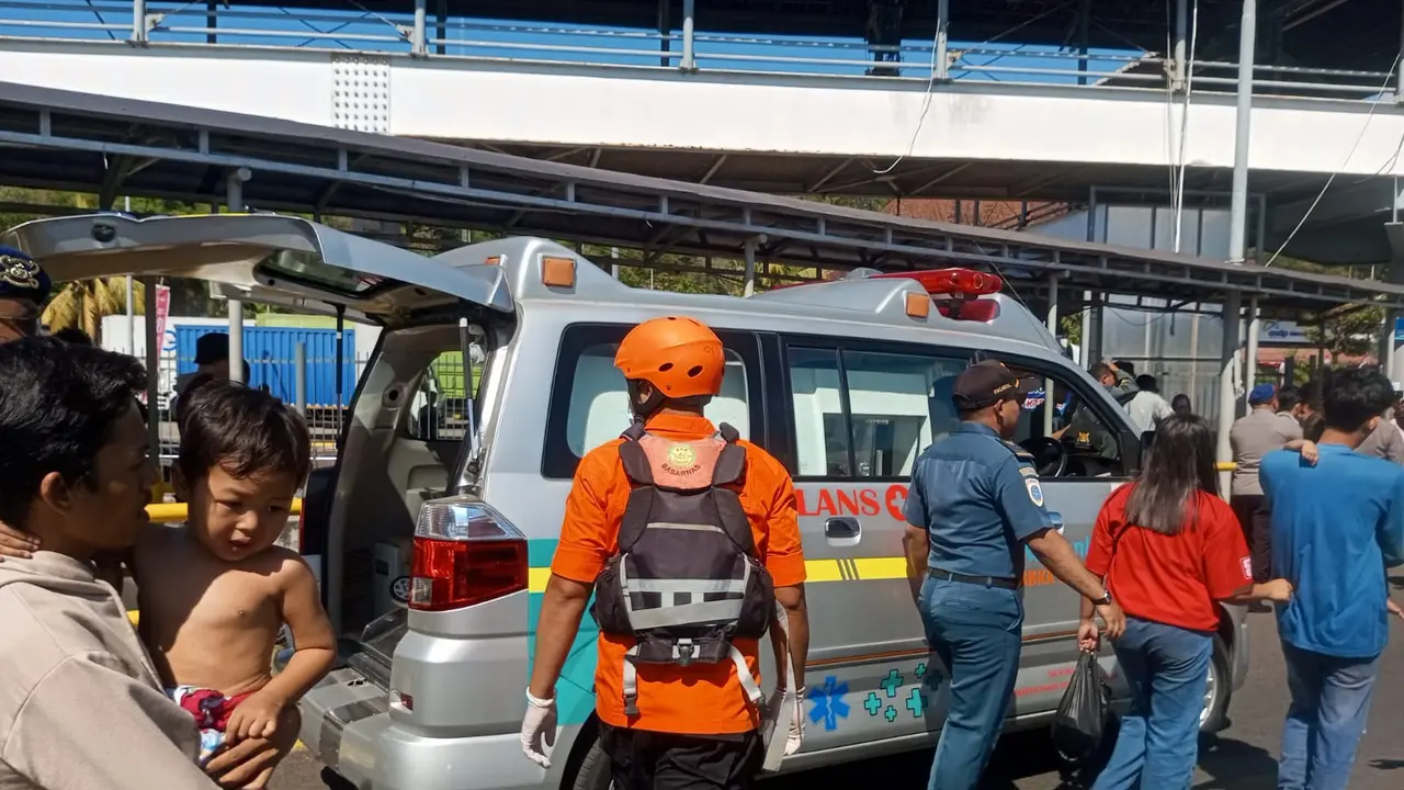 ​ Satu Orang Meninggal Dunia,  172Jiwa Selamat dalam Tragedi Terbakarnya KMP Putri Yasmin di Perairan Mataram