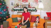 Keena Fifty Fifty bawakan lagu Snowman yang dipopulerkan oleh Sia sebagai hadiah natal untuk penggemarnya. (YouTube/FIFTY FIFTY OFFICIAL)