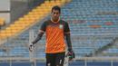Kiper berusia 38 tahun itu dinyatakan meninggal dunia setelah mendapatkan perawatan di Rumah Sakit Umum Daerah Dr Soegiri, Lamongan. (Helmi Fithriansyah/Liputan6.com)