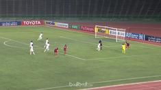 Shahril Ishak mencetak gol setelah handball yang dilakukan Sou Yaty di Piala AFC 2018. This video is presented by Ballball.