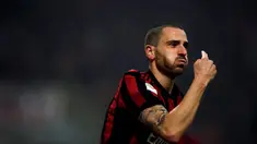 Manchester United bergabung bersama Manchester City, Chelsea dan PSG untuk mendekati bek AC Milan, Leonardo Bonucci pada bursa transfer 2018. (AFP/Marco Bertorello)