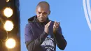Fernandinho mudik ke Brasil usai kontraknya habis bersama Manchester City. Gelandang 37 tahun itu kembali memperkuat Athletico Paranaense, tempat ia memulai karier profesional. (AFP/Oli Scarff)