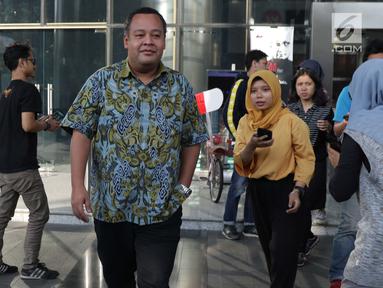 Anggota Komisi VI DPR RI, Mohamad Hekal keluar dari gedung KPK usai pemeriksaan, Jakarta, Rabu (19/6/2019). M Hekal diperiksa sebagai saksi kasus suap kerja sama di bidang pelayaran PT Humpuss Transportasi Kimia (HTK) dengan PT Pupuk Indonesia Logistik (PILOG). (Liputan6.com/Helmi Fithriansyah)