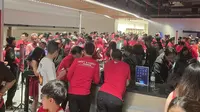 Fans Marc Marquez memadati lokasi meet and greet di Jakarta, Selasa (30/9/2025) (Liputan6.com/Thomas)