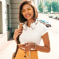 Tersenyum./Copyright&nbsp;freepik.com/author/halayalex