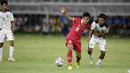 Timnas Indonesia U-20 sedikit menurunkan tempo di sisa waktu babak pertama. Arkhan Fikri dan kawan-kawan mampu menjaga keunggulan dua gol hingga babak pertama usai. (Bola.com/Ikhwan Yanuar)