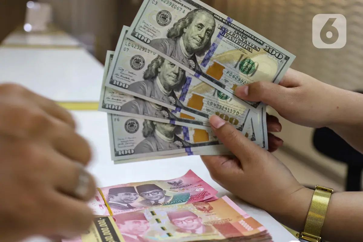 Rupiah Melesat ke 17.980, Cek Prediksi  Analis Hari Ini