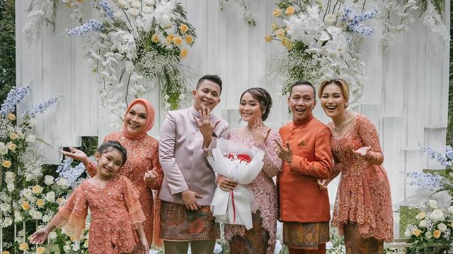 6 Potret Lamaran Syifa Adik Ayu Ting Ting, Digelar di Resort Mewah