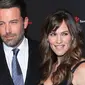 Ben Affleck dan Jennifer Garner yang memutuskan bercerai, ternyata masih menyimpan rasa cinta [Foto: Cosmopolitan]