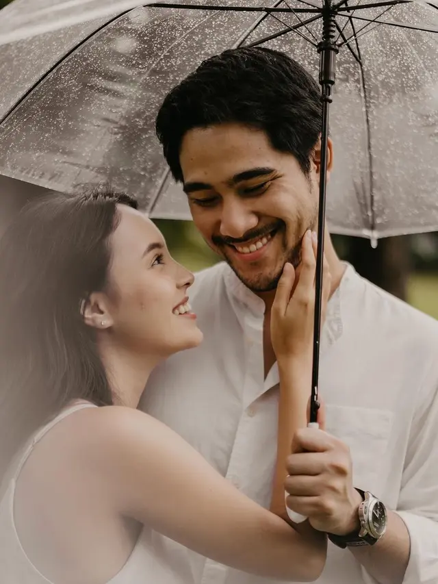6 Potret Mesra Anggika Bolsterli dan Kekasih, Disebut Prewedding Oleh Netizen