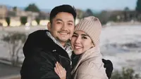 Kebahagiaan menyelimuti Angga Wijaya. Meski telah bercerai dengan Dewi Perssik, kehidupan Angga Wijaya kerap mencuri perhatian. Yang terbaru, Angga membagikan momen saat sang istri hamil. [Instagram/anggawijaya88]