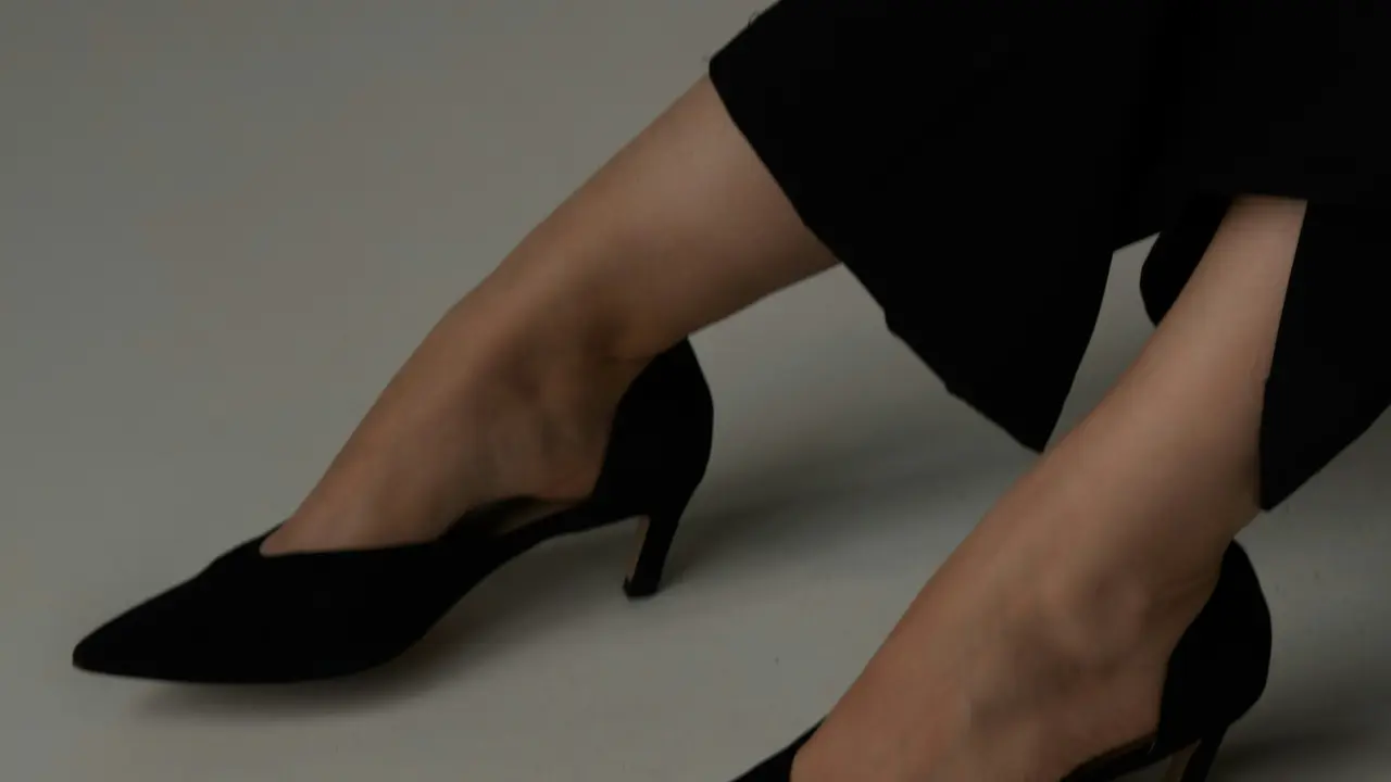 Ilustrasi Kitten Heels