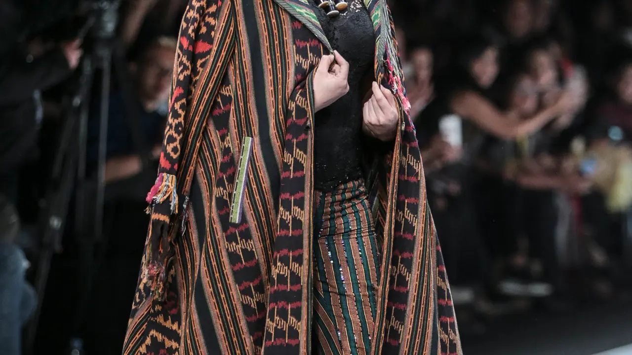 Artis dan Musisi di Panggung Show Anne Avantie JFW 2019