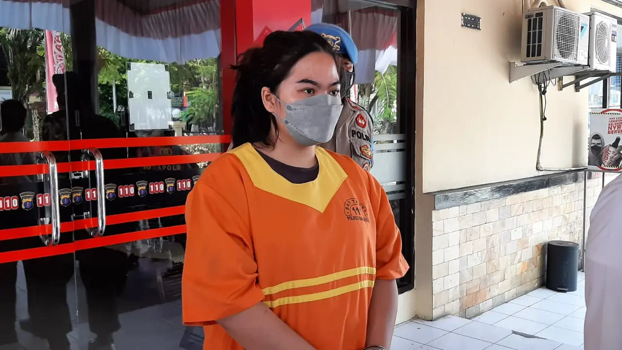 Pelaku penipuan