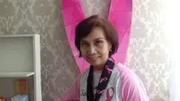 Dr Siti Sundari Manoppo, Direktur Rumah Sakit Onkologi Surabaya yang ikut serta dalam Indonesia Goes Pink.