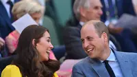 Dalam sebuah wawancara Pangeran William mengatakan keputusan ia dan Kate Middleton sempat menyudahi hubungan karea masih sama-sama muda dan masih menyocokkan karakter masing-masing. (GLYN KIRK / AFP)