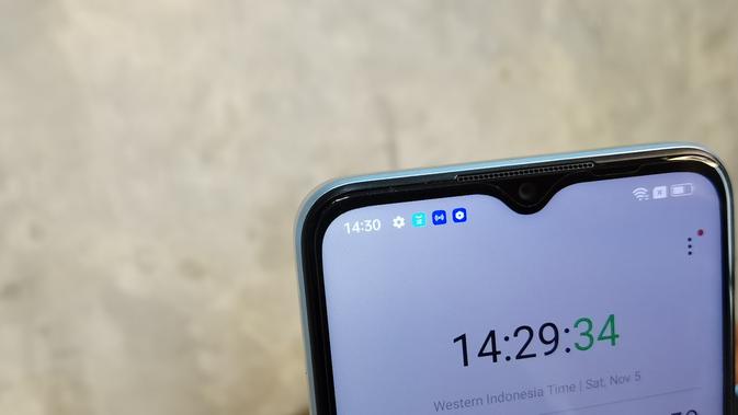 <p>Kamera selfie Oppo A17. Liputan6.com/Iskandar</p>