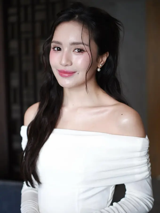 Pesona Beby Tsabina Tampil Bak Idol K-Pop dengan Sentuhan Korean Makeup Look