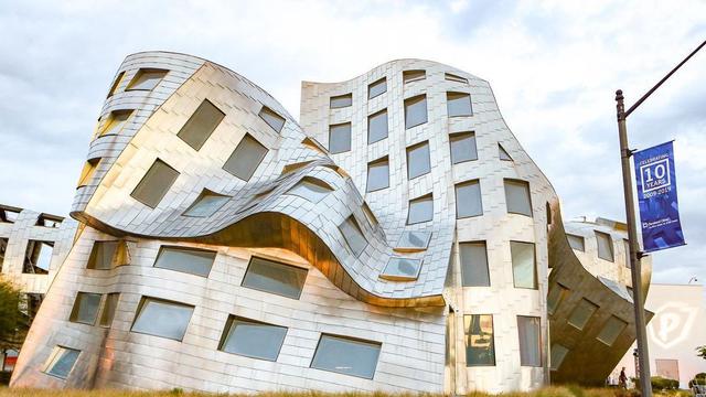 6 Potret Arsitektur Bangunan Bengkok Ini Nyeleneh, Unik Tapi Bikin Bingung