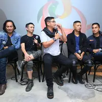 Dalam single barunya itu, Pasha yang dibesarkan namanya lewat Ungu kembali tampil sebagai vokalisnya. Onci berharap bisa menjadi lagu luar biasa. (Adrian Putra/Bintang.com)