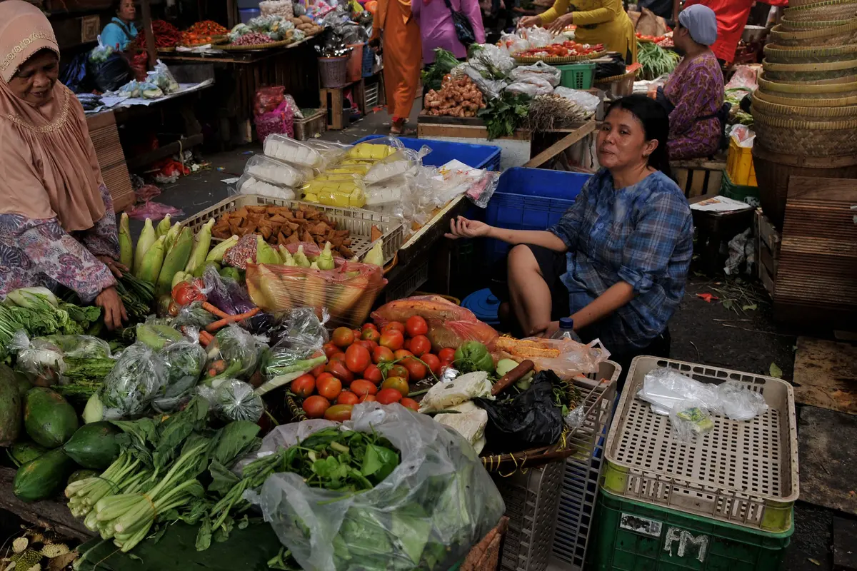 20150827-Kenaikan Harga Sembako Bikin Daya Beli Turun-Jakarta
